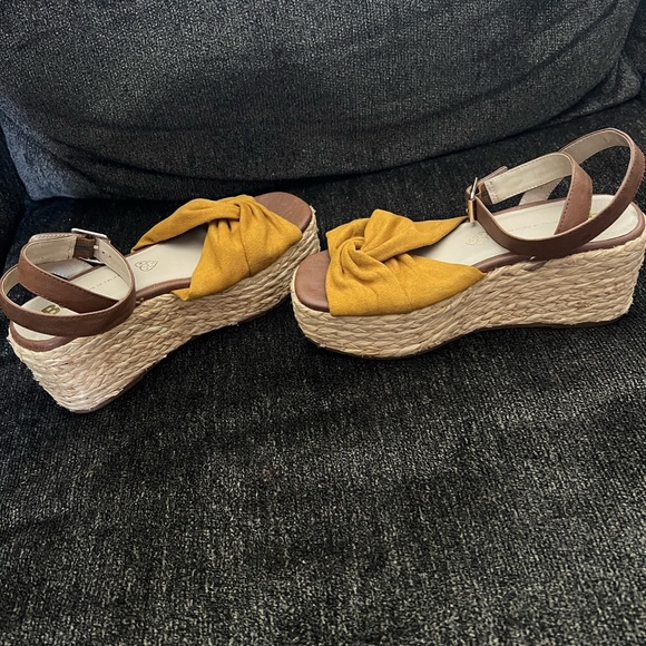 Yellow wedge sandal by BC (born in California) - Picture 5 of 9